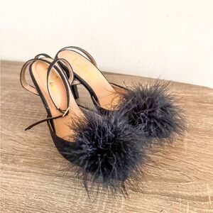 Lulu’s Black Feathered Pointy Toe Heels, Ankle Strap, size 5 1/2